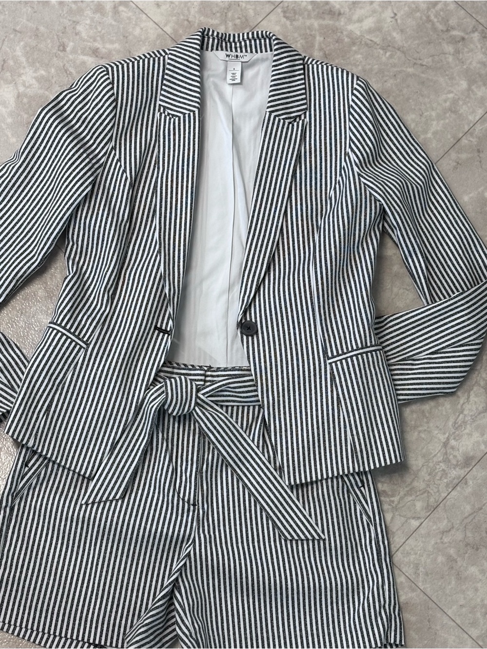 NWOT WHBM Pinstripe Fitted Blazer W/ Matching Shorts Black/ White Size 6 - Picture 5 of 16